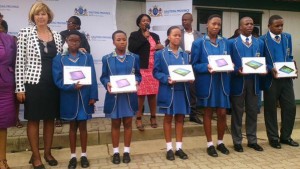 Thandi Sibeko High learners with tablets [Gauteng_gov_twitter]