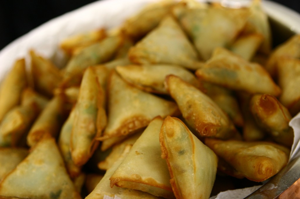 2 - Samosas_in_Vancouver_Canada_-_Food_and_Resturant_Show_at_BC_Place
