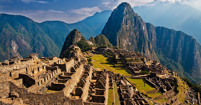 800px-Machu_Picchu,_Peru