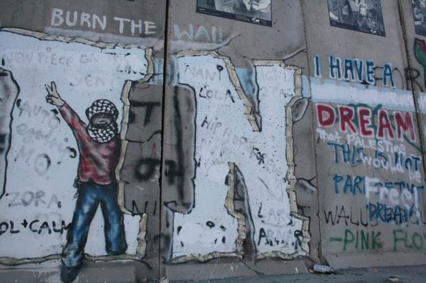 IAW 2016 pics graffiti on separation barrier 13