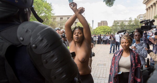 wits feesmustfall protest 4 October 2016 bare women [slider]