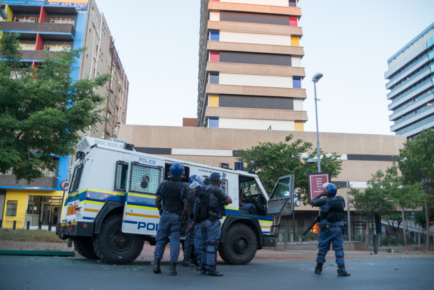 #feesmustfall protest wits Braamfontein police 1